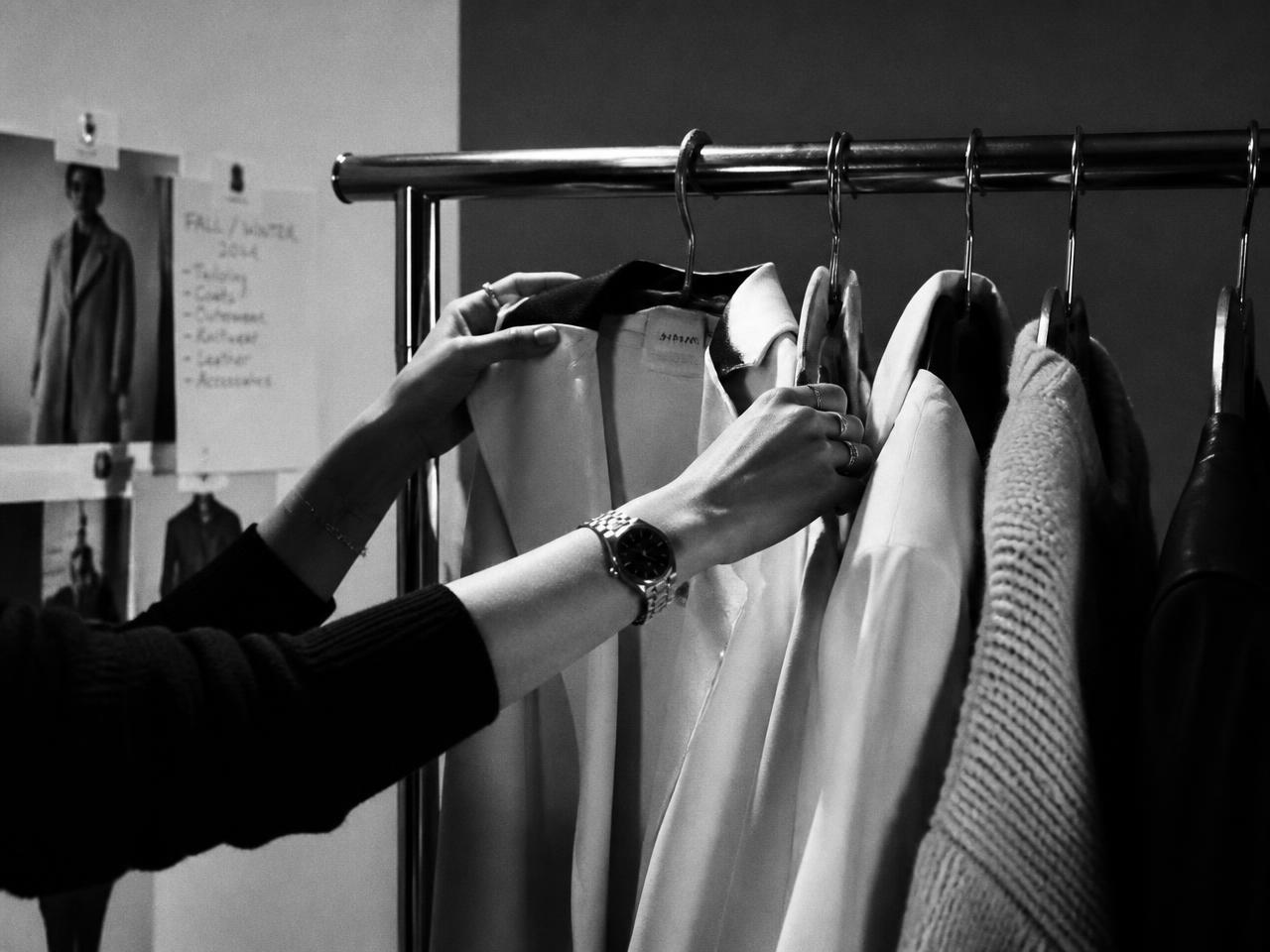 Tecidos de luxo, fotografia editorial a preto e branco